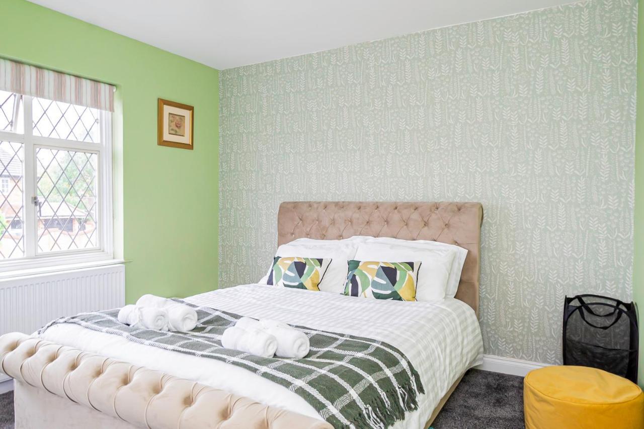 Stunning Place, Close To Windsor & Heathrow & Private Parking Burnham  Exteriör bild