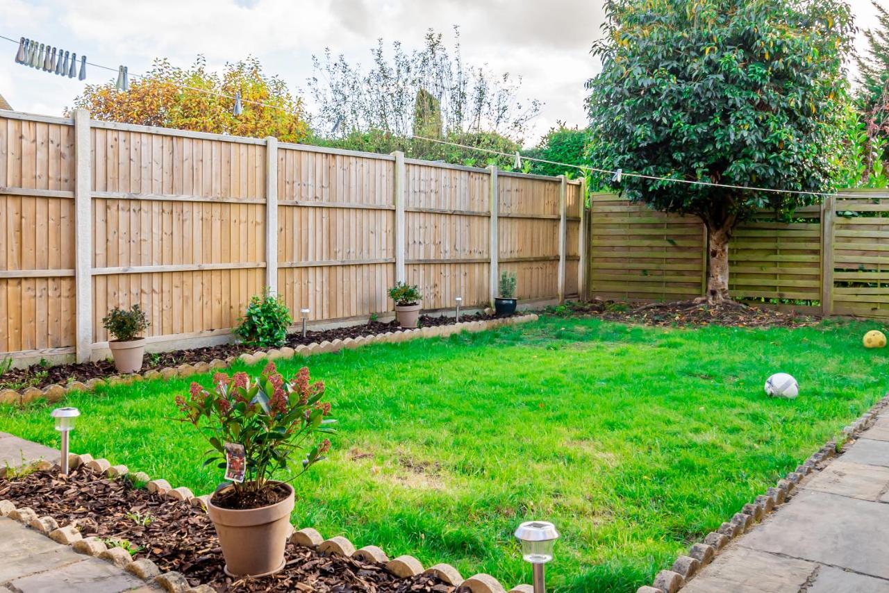Stunning Place, Close To Windsor & Heathrow & Private Parking Burnham  Exteriör bild