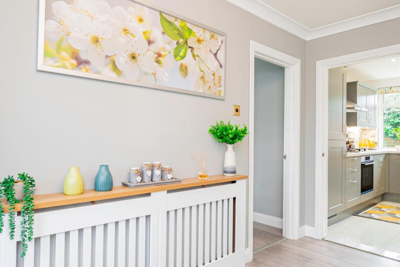 Stunning Place, Close To Windsor & Heathrow & Private Parking Burnham  Exteriör bild