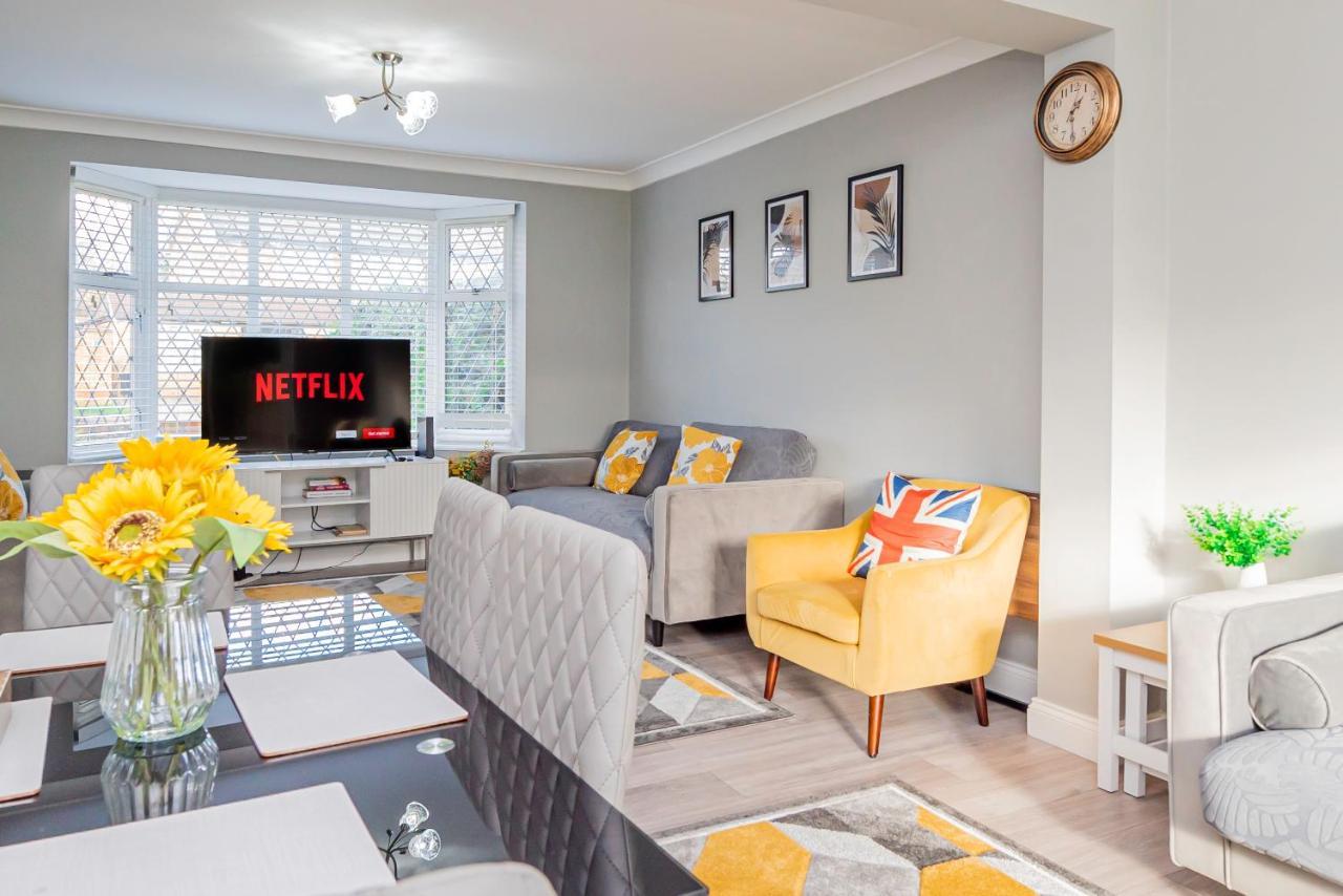 Stunning Place, Close To Windsor & Heathrow & Private Parking Burnham  Exteriör bild