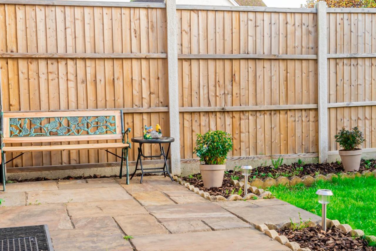 Stunning Place, Close To Windsor & Heathrow & Private Parking Burnham  Exteriör bild