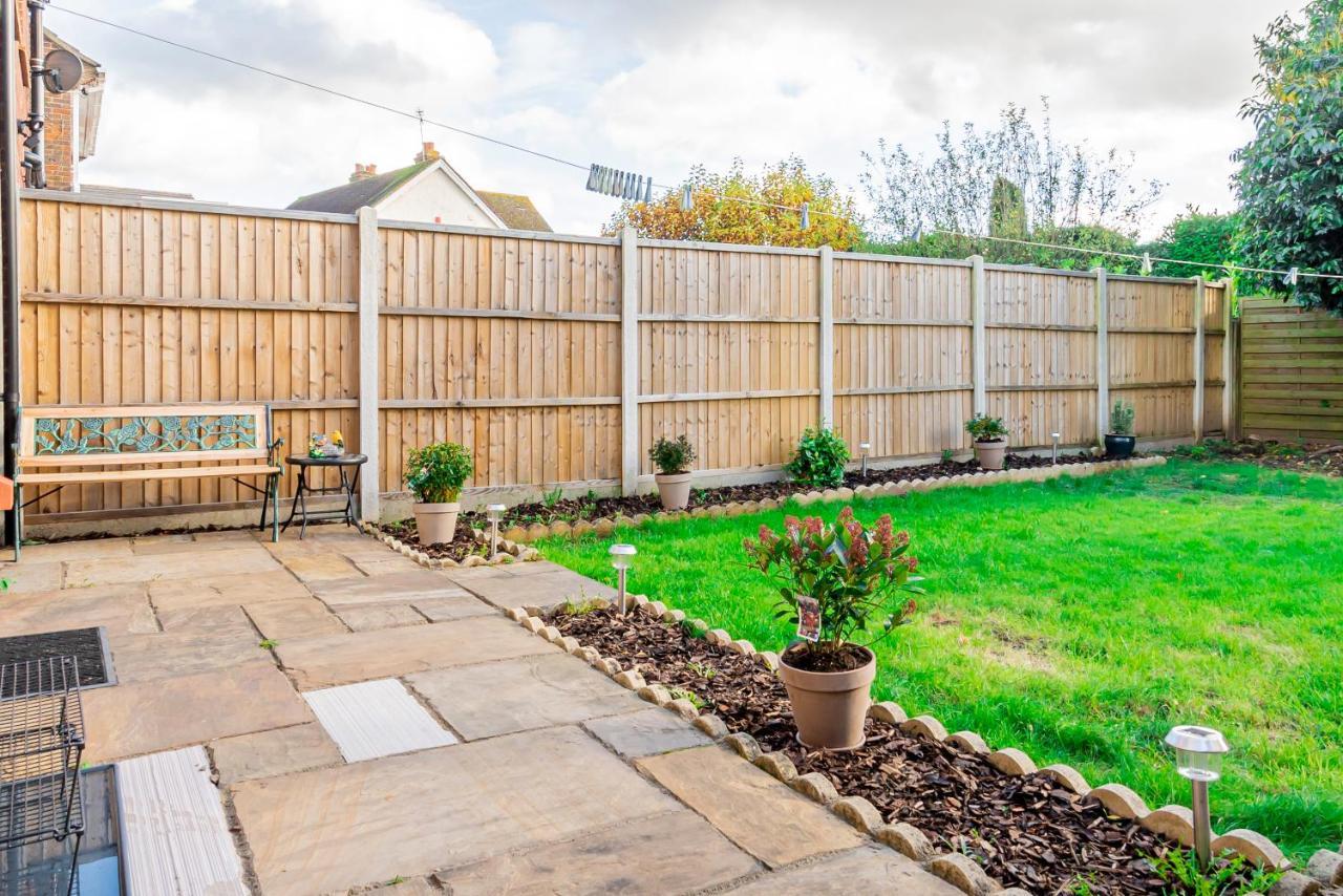 Stunning Place, Close To Windsor & Heathrow & Private Parking Burnham  Exteriör bild