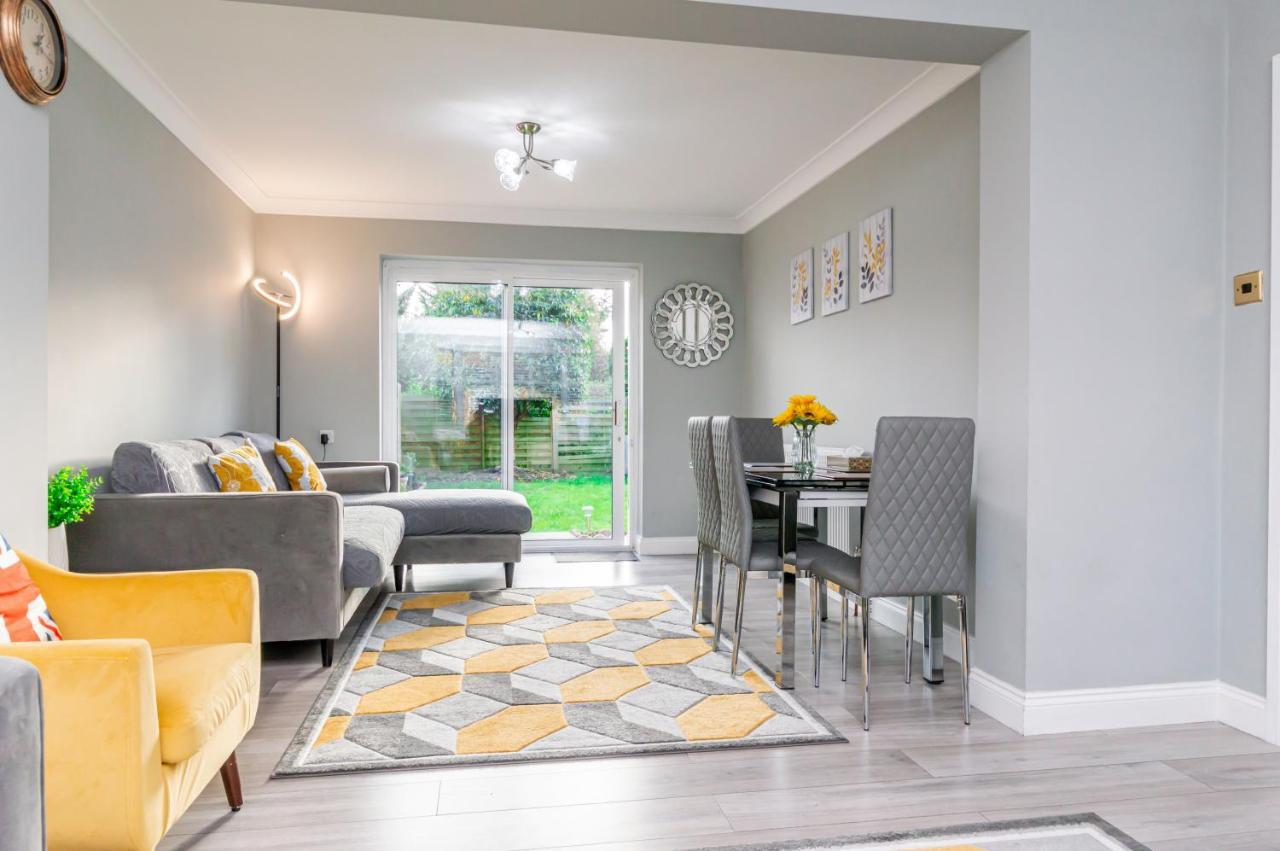 Stunning Place, Close To Windsor & Heathrow & Private Parking Burnham  Exteriör bild