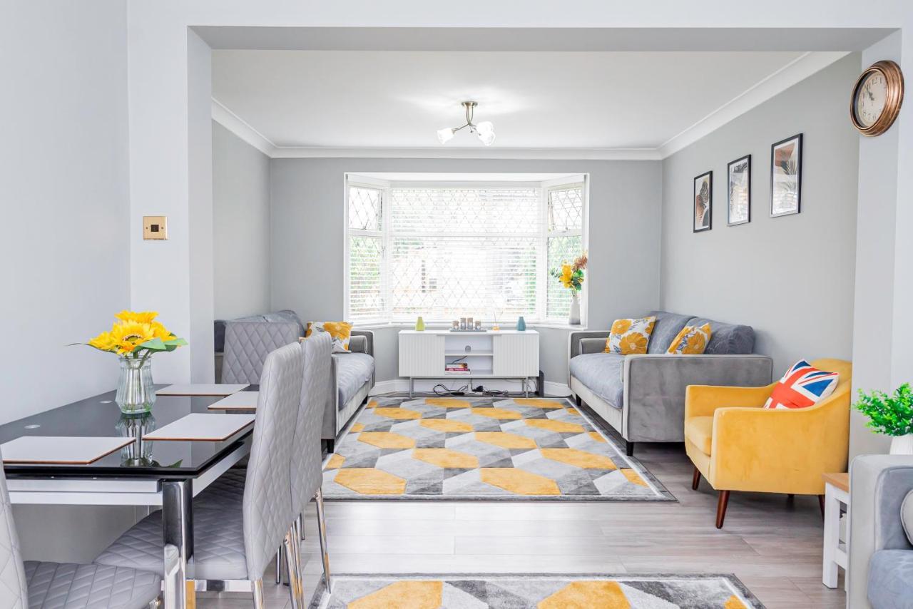 Stunning Place, Close To Windsor & Heathrow & Private Parking Burnham  Exteriör bild